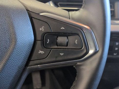 Used 2025 Chevrolet Trax LT w/ LT Convenience Package FWD image 20