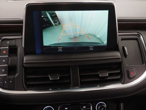 Used 2024 Chevrolet Suburban Premier image 34