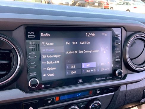 Used 2022 Toyota Tacoma TRD Off-Road w/ TRD Premium Off Road Package image 31