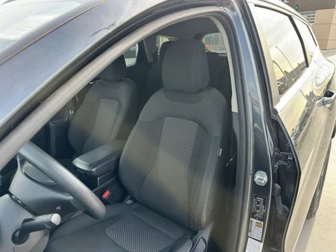 Used 2023 Kia Sportage LX image 23