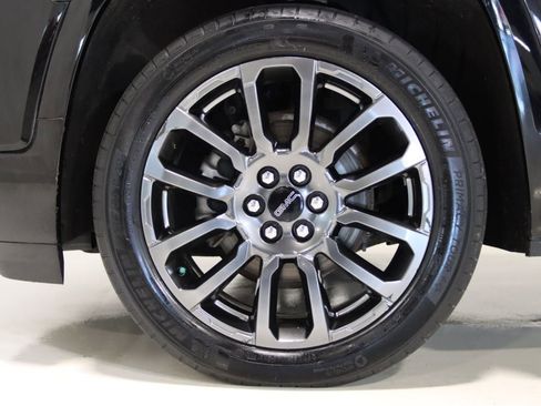 Used 2022 GMC Acadia Denali w/ Black Diamond Edition AWD/4WD image 75