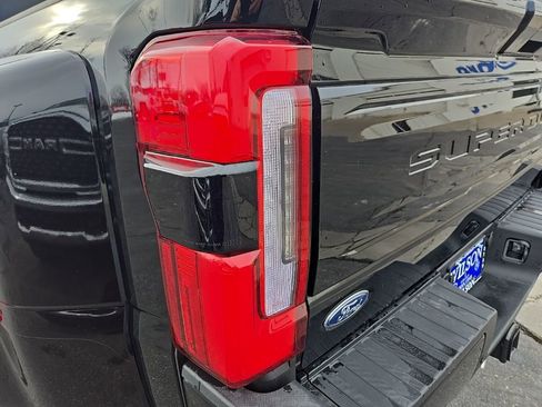 Used 2026 Ford F450 Platinum w/ FX4 Off-Road Package image 38