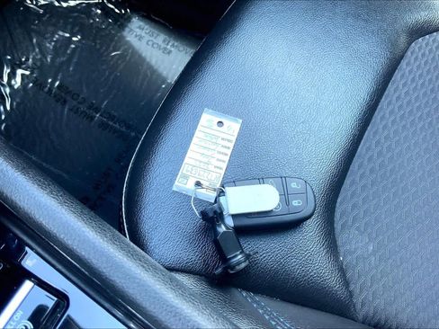 Used 2022 Jeep Compass Latitude FWD image 15