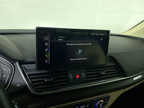 Used 2023 Audi Q5 Premium w/ Convenience Package image 8