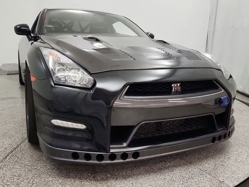 Used 2014 Nissan GT-R Black Edition AWD/4WD image 11