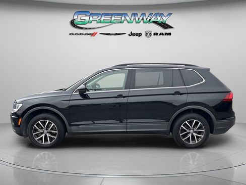 Used 2019 Volkswagen Tiguan SE image 2