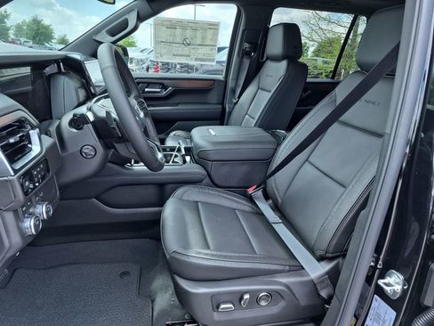 New 2026 GMC Yukon Denali w/ Sun & Power Step Package AWD/4WD image 21