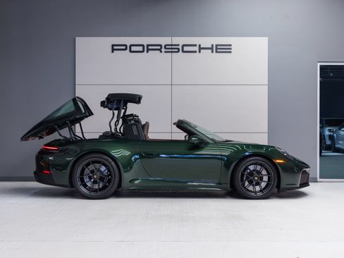 Certified 2026 Porsche 911 Targa 4 GTS AWD/4WD image 9
