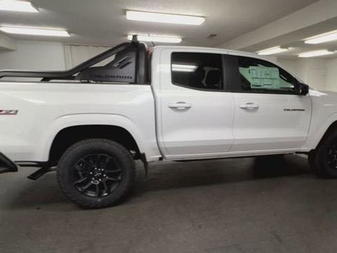 New 2025 Chevrolet Colorado Z71 w/ Midnight Edition image 9