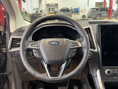 Used 2024 Ford Edge SEL w/ Convenience Package image 30