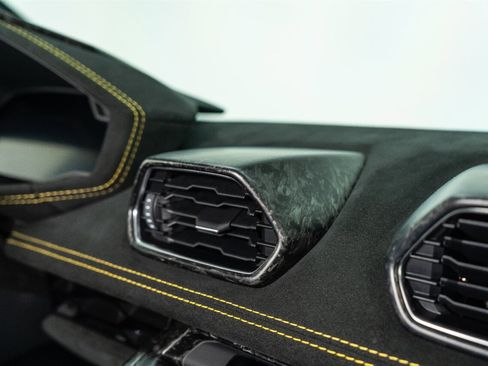 Used 2019 Lamborghini Huracan Performante AWD/4WD image 81