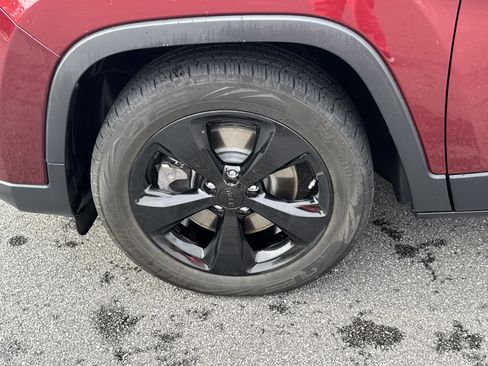 Used 2020 Jeep Cherokee Altitude image 14