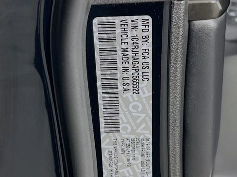 Used 2023 Jeep Grand Cherokee Altitude AWD/4WD image 32