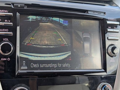 Used 2018 Nissan Murano SL w/ Moonroof Package image 14