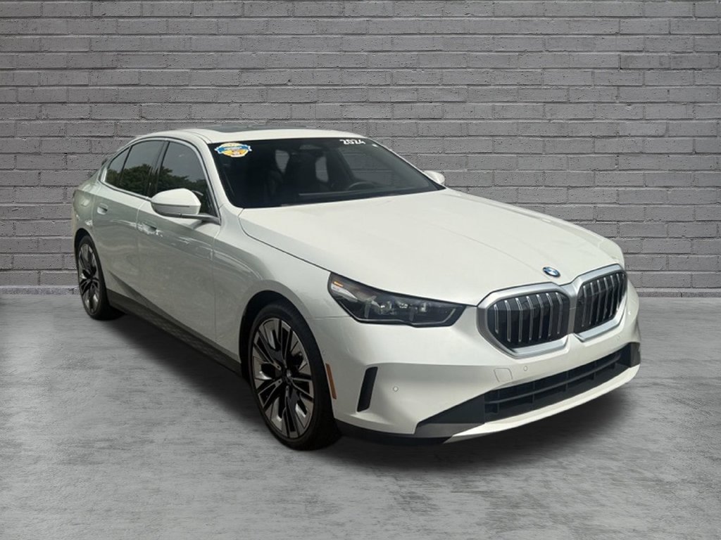 Used 2024 BMW 530i xDrive w/ Premium Package AWD/4WD image 5
