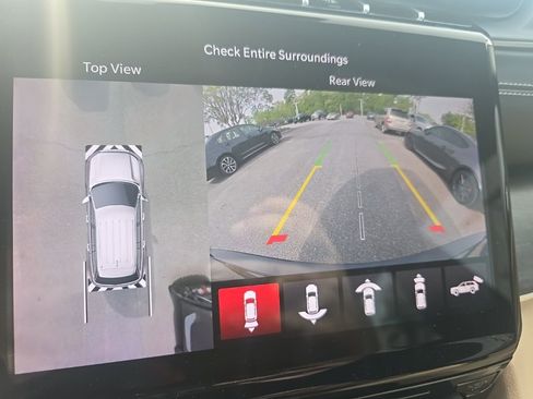 Used 2024 Jeep Grand Cherokee Limited w/ Luxury Tech Group II image 19