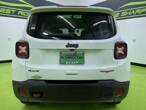 Used 2022 Jeep Renegade Trailhawk image 8