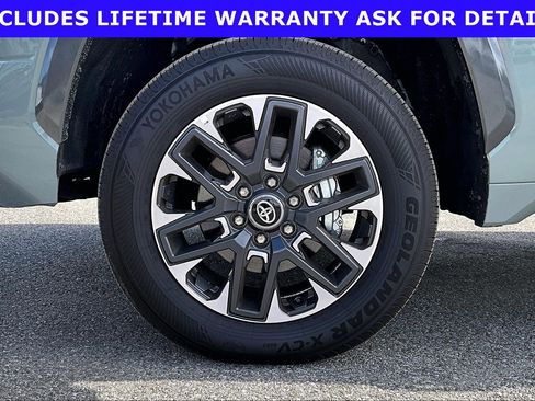 Used 2026 Toyota Tundra Limited AWD/4WD image 8