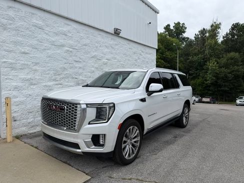 Used 2022 GMC Yukon XL Denali RWD image 1