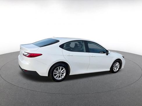 Used 2025 Toyota Camry LE image 15