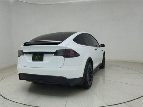 Used 2022 Tesla Model X image 67