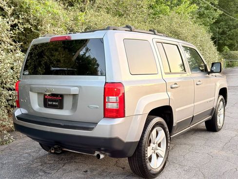 Used 2014 Jeep Patriot Latitude AWD/4WD image 3