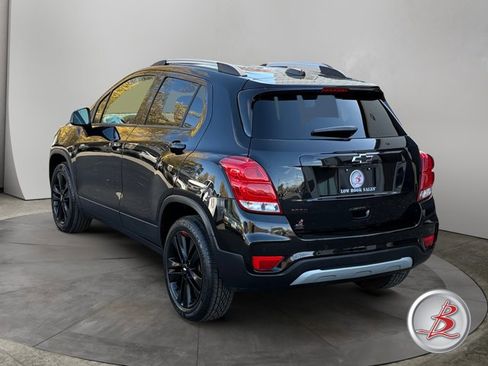 Used 2020 Chevrolet Trax LT w/ Redline Edition image 5