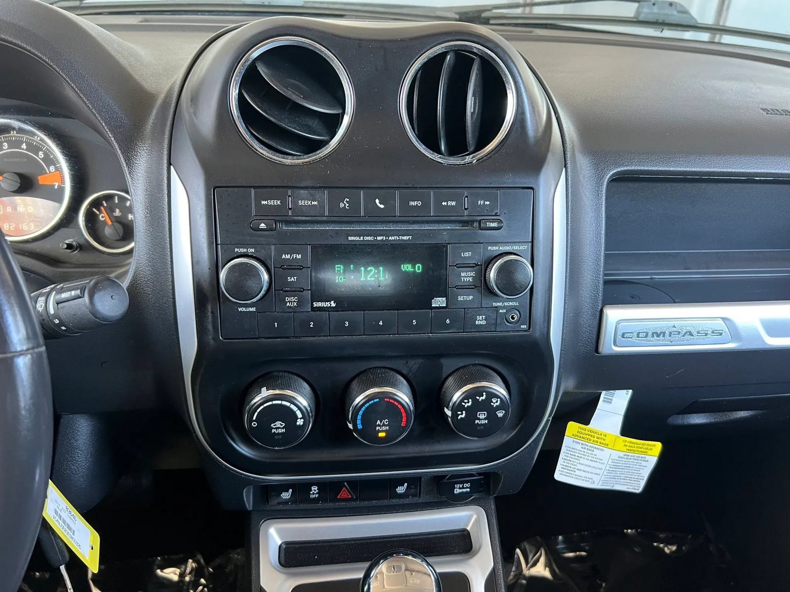 Used 2014 Jeep Compass Latitude AWD/4WD image 19