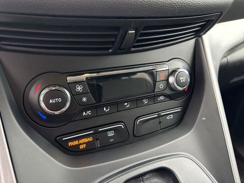 Used 2015 Ford Escape SE w/ Equipment Group 201A image 16