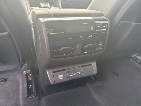 Used 2023 Acura MDX FWD image 18