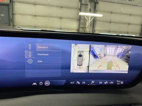 Used 2025 Buick Enclave Sport Touring AWD/4WD image 43