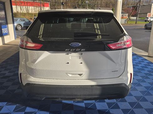 Used 2022 Ford Edge SE image 5