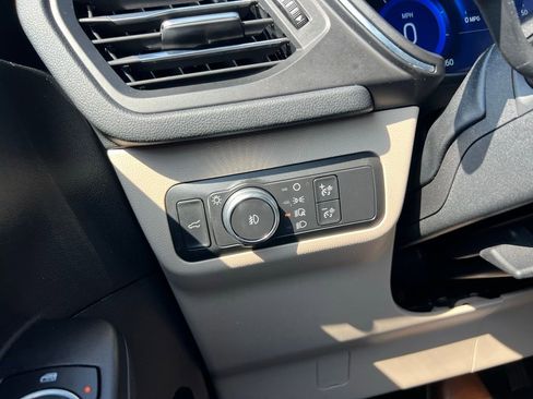 Used 2020 Ford Escape Titanium image 28