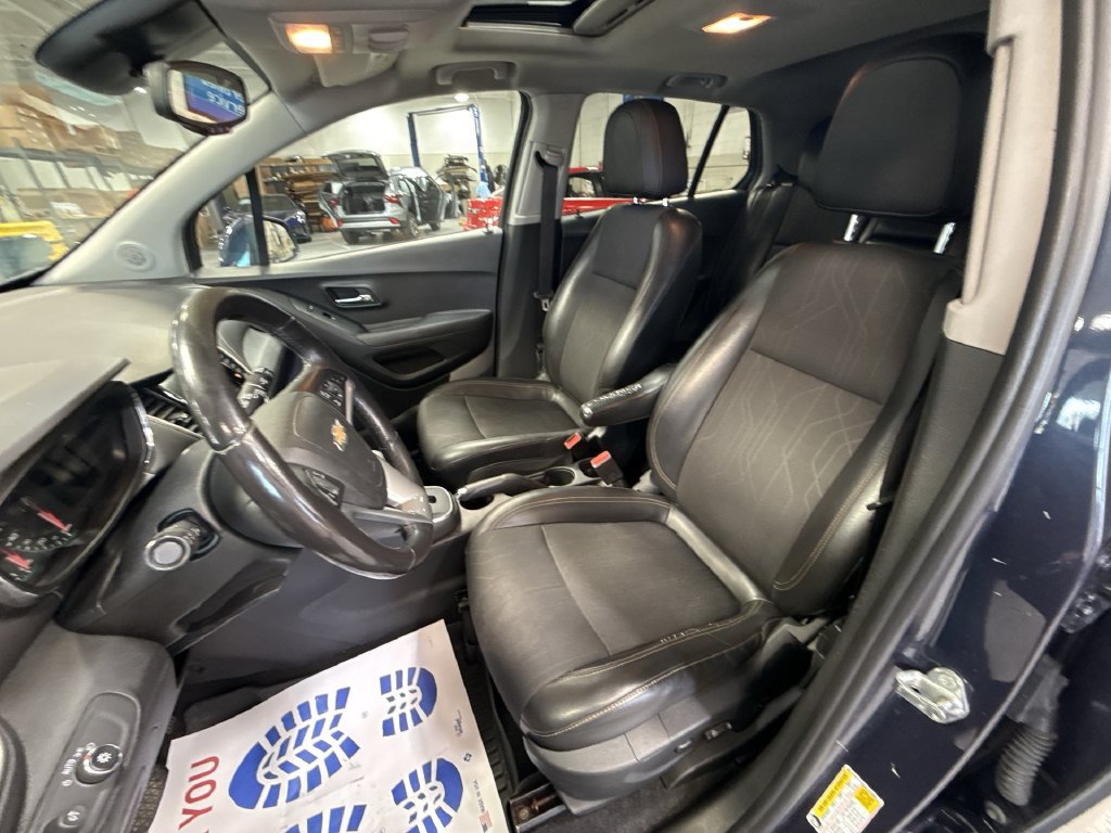 Used 2018 Chevrolet Trax LT w/ Sun & Sound Package FWD image 20