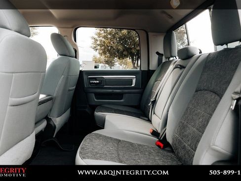 Used 2018 RAM 2500 SLT AWD/4WD image 39