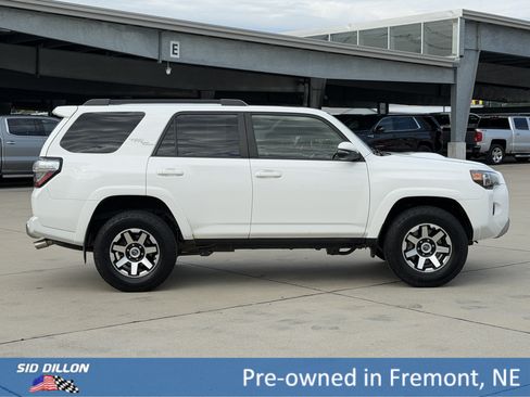 Used 2019 Toyota 4Runner TRD Off-Road Premium AWD/4WD image 3
