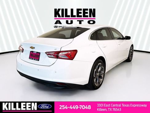 Used 2022 Chevrolet Malibu LT FWD image 9