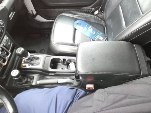 Used 2022 Jeep Gladiator Overland w/ Cold Weather Group image 66