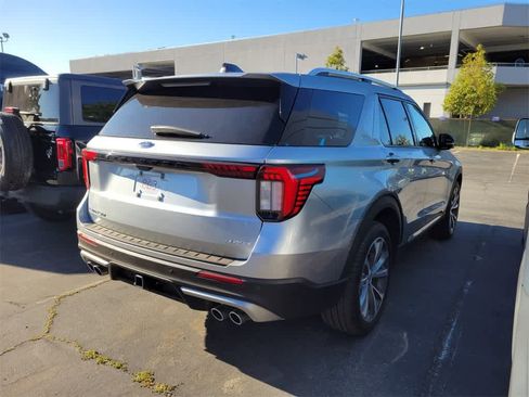 Used 2025 Ford Explorer Platinum w/ Ultimate Package image 8