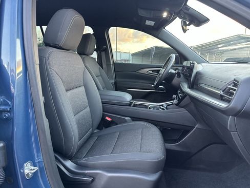 Used 2024 Chevrolet Traverse LS image 25