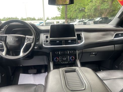 Used 2022 Chevrolet Tahoe Z71 w/ Luxury Package AWD/4WD image 17