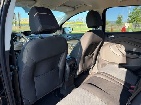 Used 2017 Ford Escape SE AWD/4WD image 14