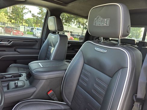 Used 2025 GMC Sierra 2500 AT4X AWD/4WD image 12