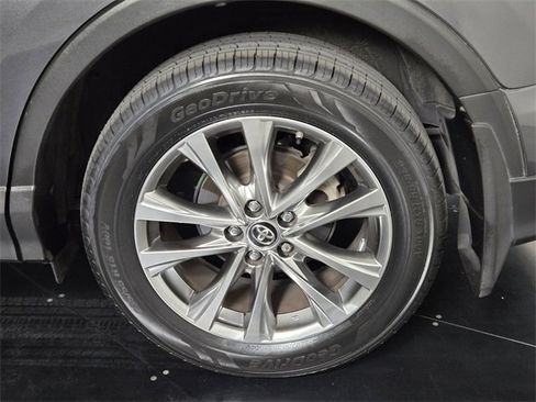 Used 2017 Toyota RAV4 Limited image 11