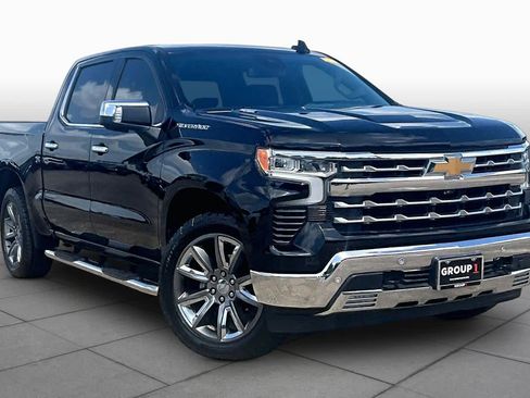 Certified 2022 Chevrolet Silverado 1500 LTZ w/ LTZ Convenience Package II RWD image 3