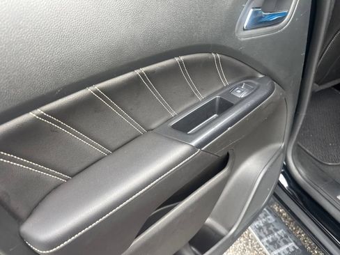 Used 2022 GMC Canyon Denali RWD image 10