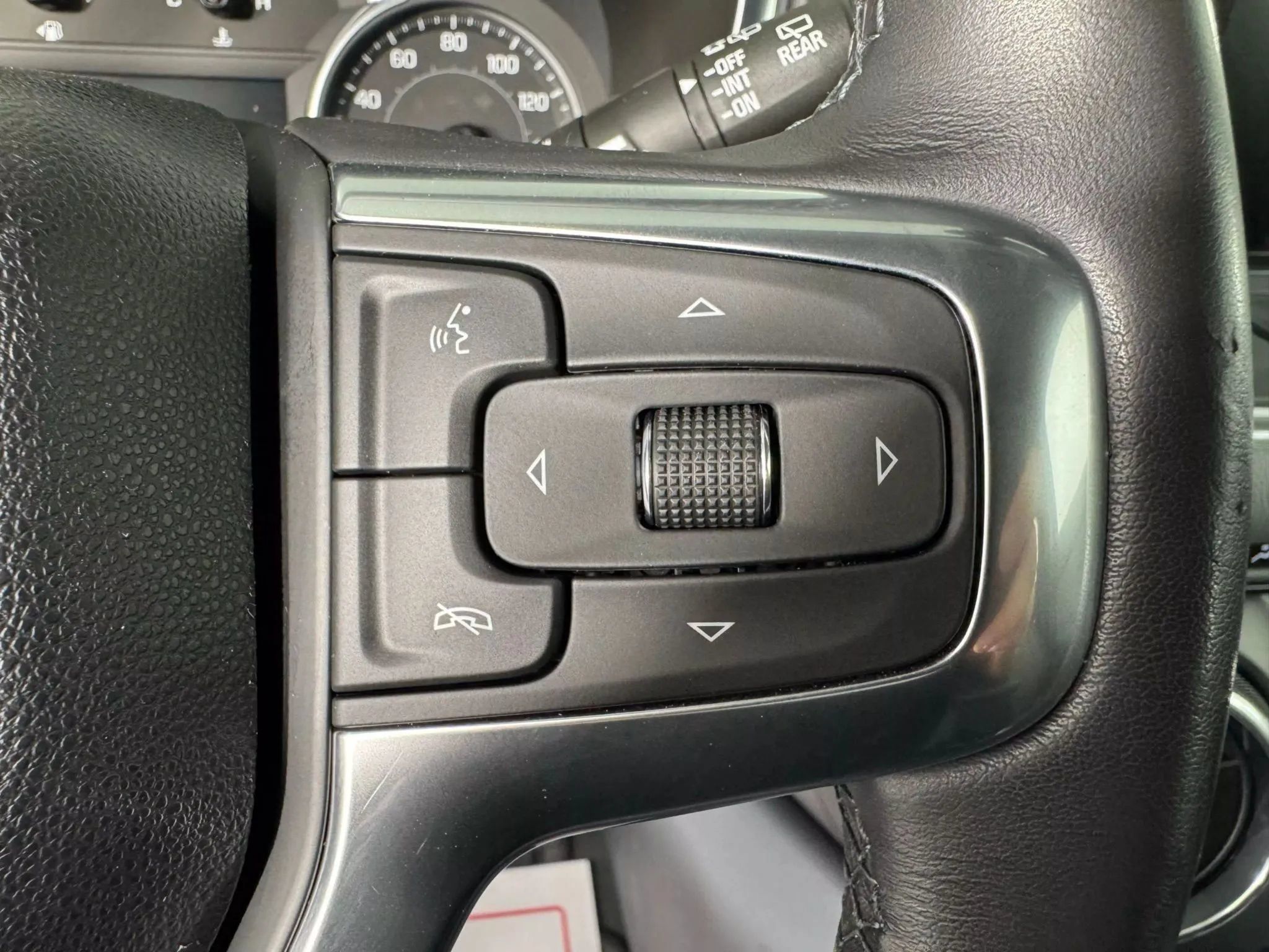 Used 2020 Chevrolet Blazer LT FWD image 17