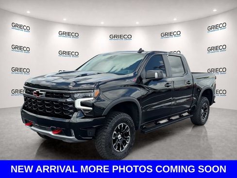 Used 2024 Chevrolet Silverado 1500 ZR2 AWD/4WD image 3