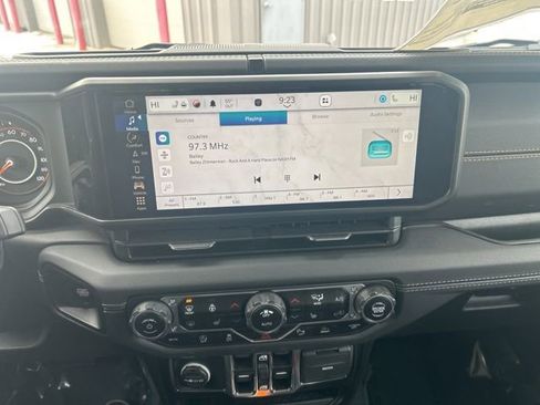 New 2024 Jeep Wrangler Sahara w/ Technology Group image 19