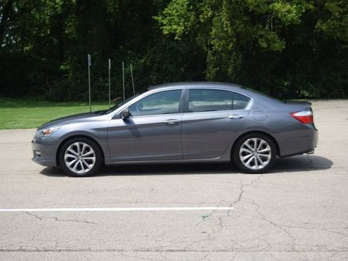 Used 2013 Honda Accord Sport image 22